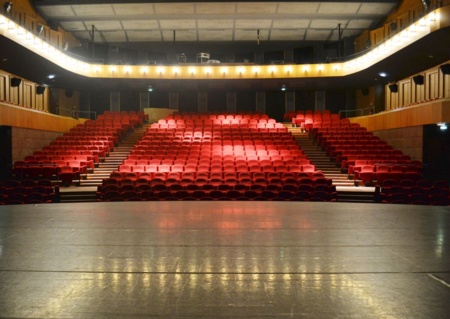 Dans les coulisses du théâtre