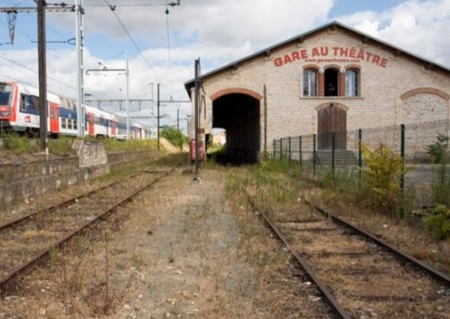 Réhabilitation d'une ancienne gare SNCF transformée en Théâtre