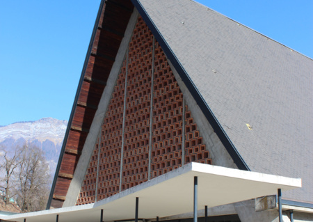 CURIOX, centre d’Art et de rencontres d’Ugine / Intervenir sur l’architecture du 20 ème