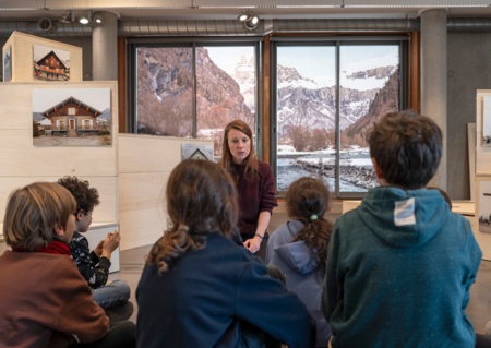 Les pédago à L'ilot, médiation d'exposition