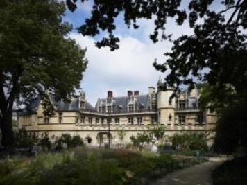 L’hôtel des abbés de Cluny, architecture et fonctions