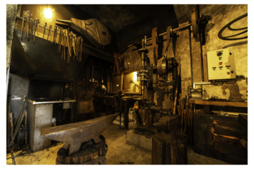 Découverte de l’Espace Saint-Eloi : forge, collection de bijoux de Savoie et atelier du bijoutier