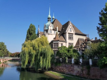 À la découverte du lycée des Pontonniers, plus beau lycée de France !