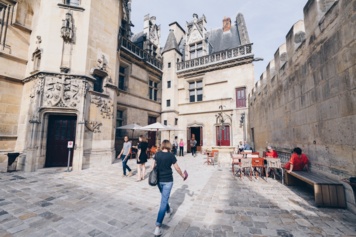 2000 ans d'architecture : des thermes, un hôtel particulier, un musée