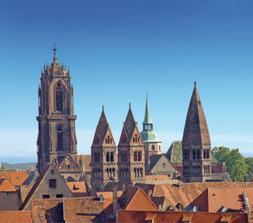 De Sainte-Foy à Saint-Georges, du roman au gothique
