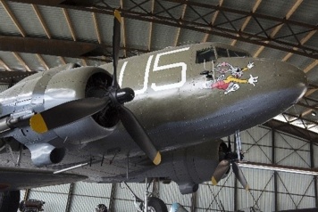Check-In + Boarding Pass + Visite guidée « L'aviation de la Seconde Guerre mondiale »