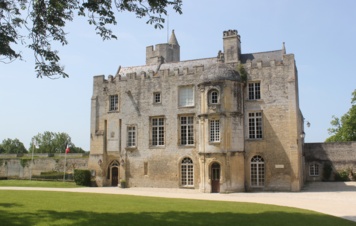 Percez les mystères de la forteresse de Creully !