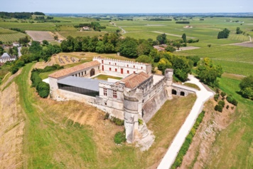 Voyez le château de Bouteville !