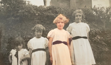 « Régine vous fait partager ses souvenirs de guerre… »