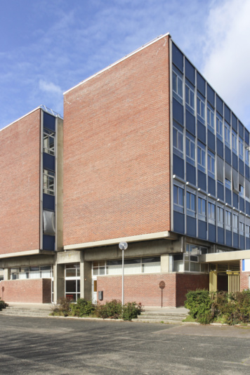 Découverte du lycée Jean Rostand et de son architecture moderniste